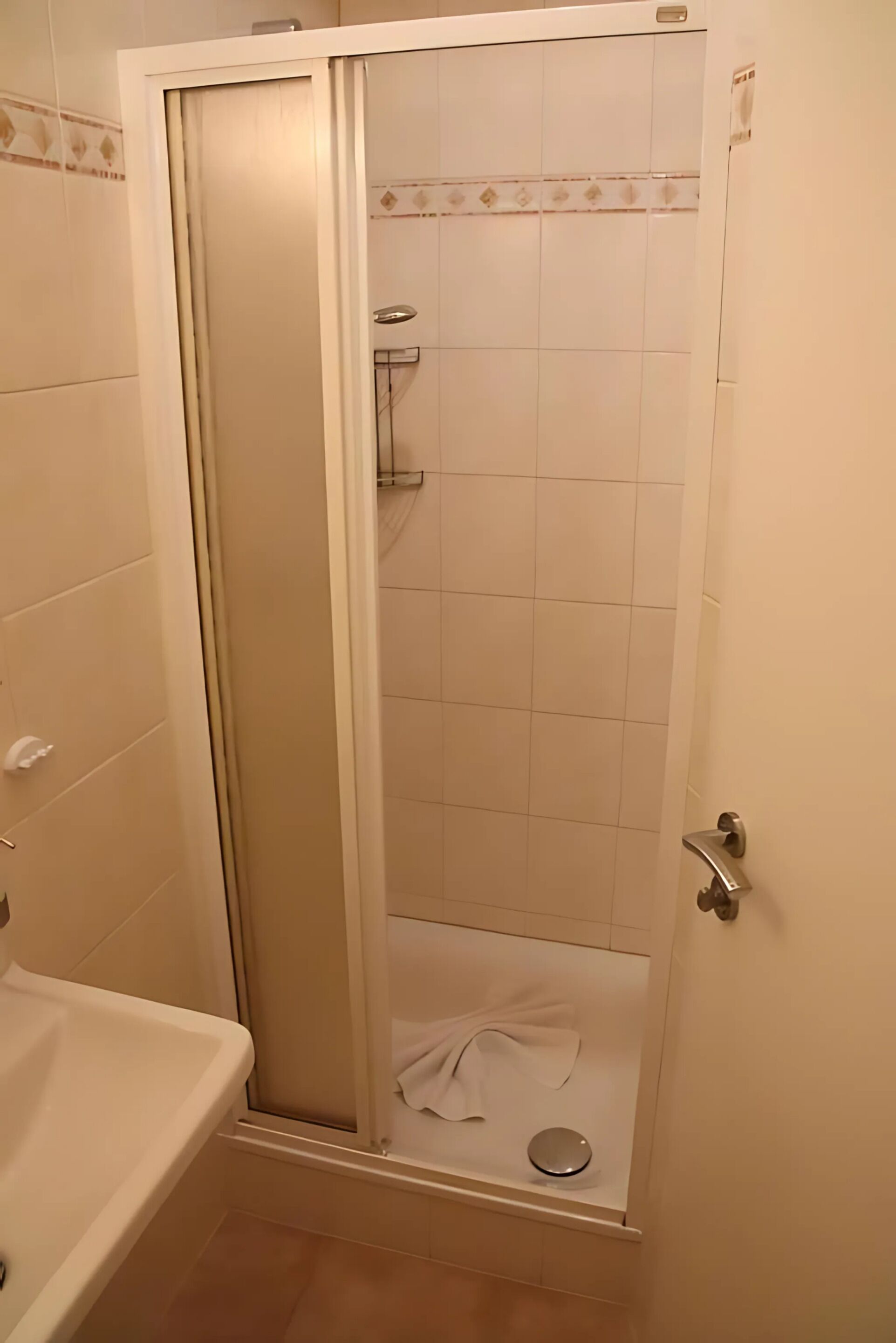 Comfort Triple Room | Bathroom