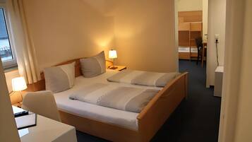 Comfort-Zimmer, Mehrere Betten | Kostenloses WLAN