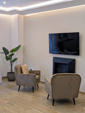 TV - B&B IL GLICINE (Coperchia)