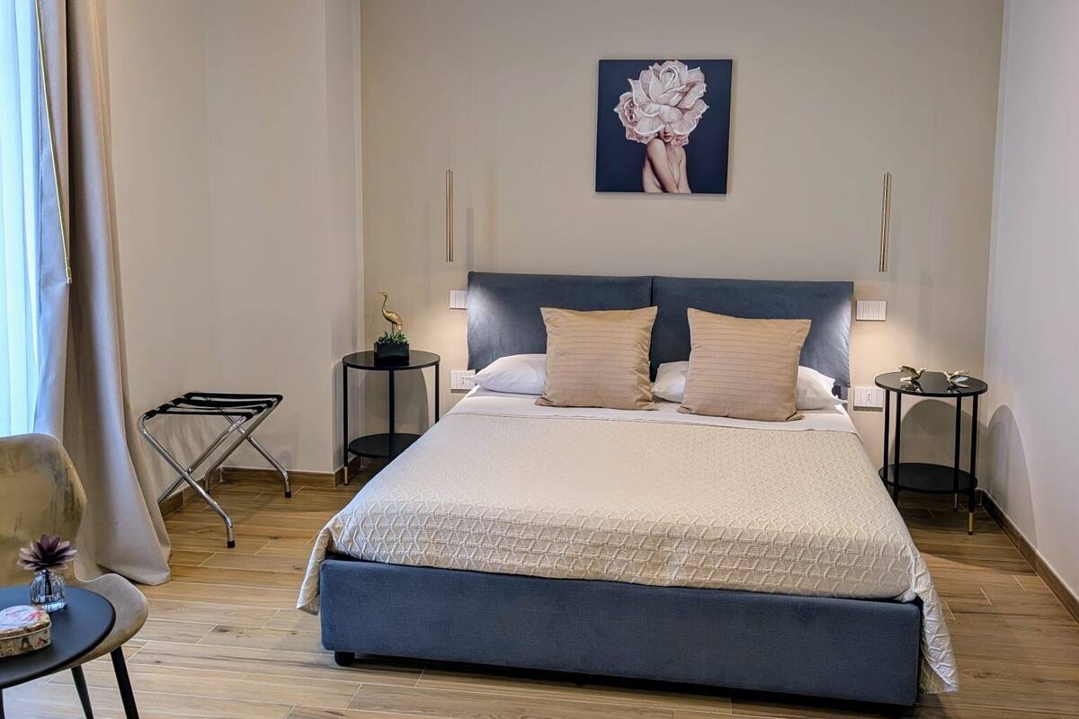 Deluxe Double Room, Non Smoking, Balcony | Bathroom | Hair dryer, soap, shampoo, toilet paper