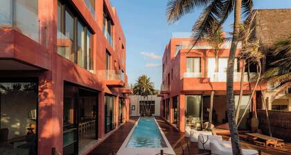 Beachfront Villa - Stunning Pool