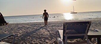 Tiny House 2 -bedroom Cabin with AC, WiFi, Close to beach and more in Negril JM.