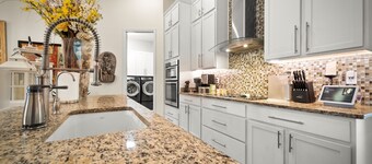 The Zen Flamingo – Elegant Private Oasis with Pool, and Outdoor Kitchen