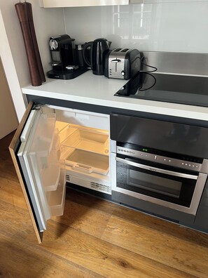 Microwave, oven, dishwasher