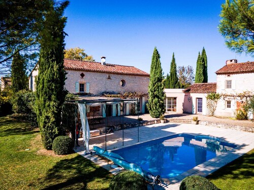 Mas d'Orban - Pool - Games room - Large park