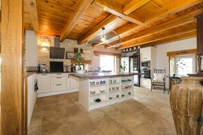 Køleskab, mikrobølgeovn, ovn, opvaskemaskine