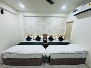 Family Twin Room | Free WiFi