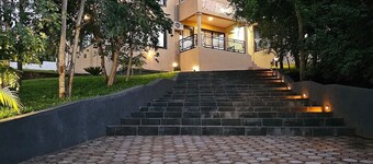 
The KWASU Apartments. Relaxing Garden Mountain Views KA-2