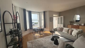 Premium Apartment, 2 Bedrooms, Patio, Beach View | Living area