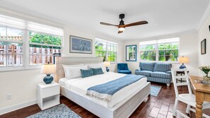 3 Schlafzimmer, Schreibtisch, Bügeleisen/Bügelbrett, Reisekinderbett