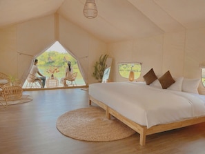 Deluxe Double Room | Desk, iron/ironing board, free WiFi, bed sheets - La Vela Legacy Resort (Hue)