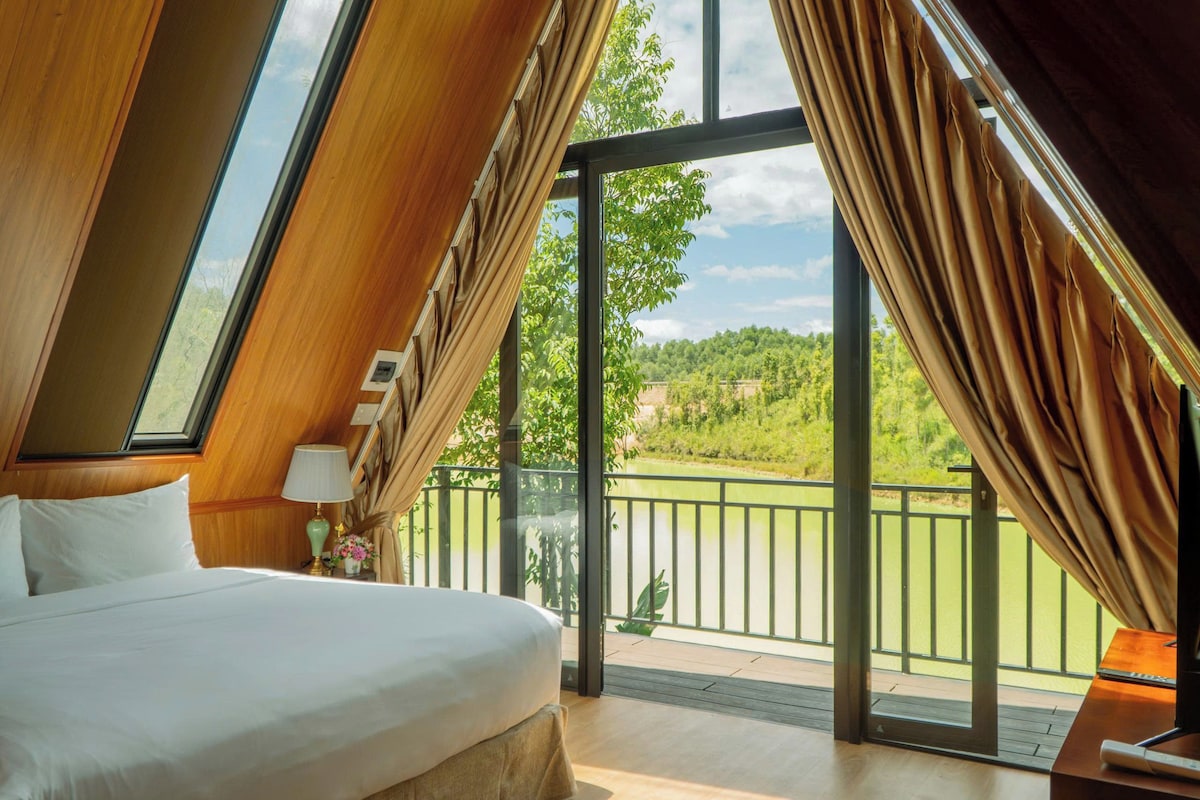 Deluxe Studio, Lake View | Lake view