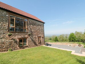 Exterior - Newlands Barn (Wellington)