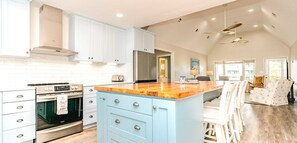 Kühlschrank, Mikrowelle, Geschirrspüler