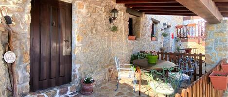 تناول الطعام بالخارج