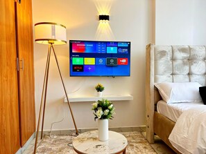 1 habitación, tabla de planchar con plancha, wifi y ropa de cama 
