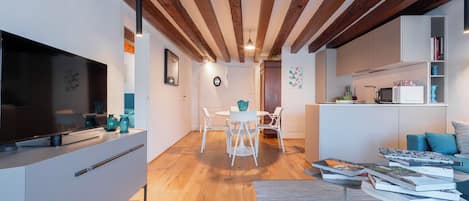 Superior Apartment, City View | Living area