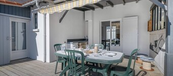 300m from the sea - garden and small pool