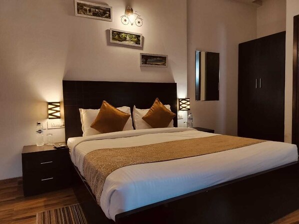 Deluxe Double Room, City View | In-room safe, soundproofing, free WiFi - Citrine Suites and Resorts Vrindavan (Mathura)