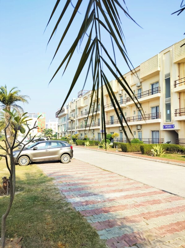 Mặt tiền nơi lưu trú