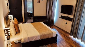 In-room safe, soundproofing, free WiFi