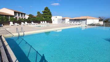 Piscine extérieure, piscine chauffée