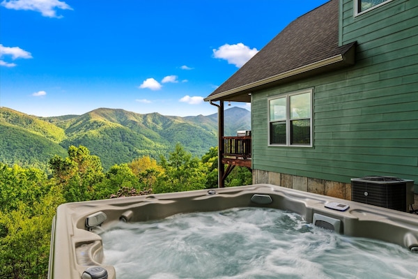 Tina de hidromasaje al aire libre