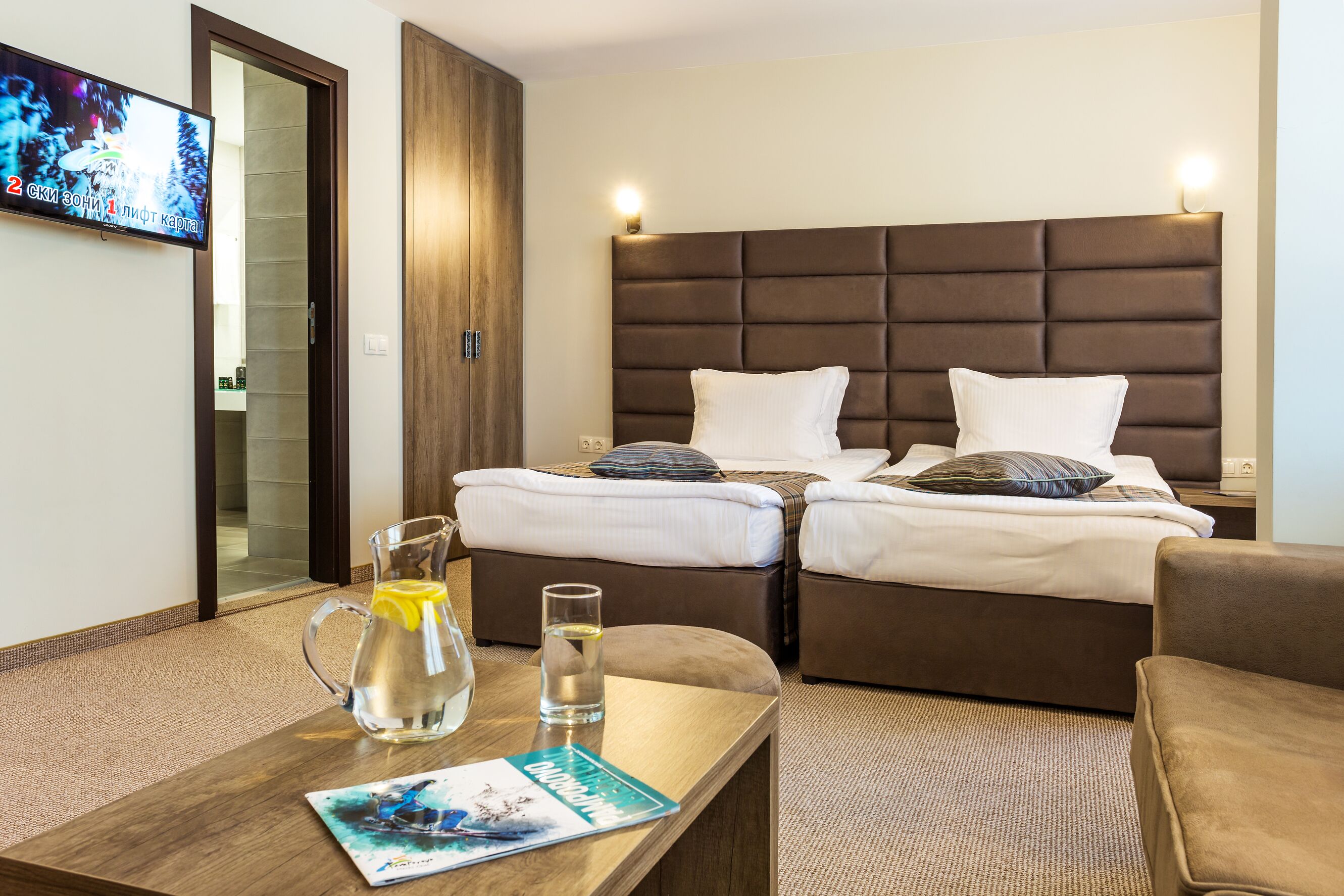 Suite Junior, balcone | Minibar, una cassaforte in camera, ferro/asse da stiro, Wi-Fi gratuito