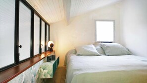 3 habitaciones, tabla de planchar con plancha, cuna de viaje y wifi 