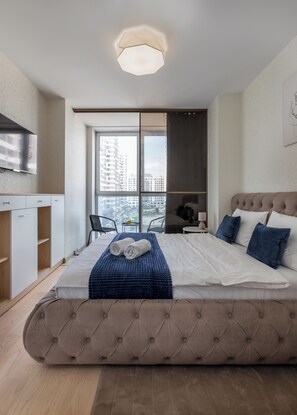 Comfort Apartment, Balcony, City View | Iron/ironing board, free WiFi - Spacious flat with a magnificent view (Minsk)