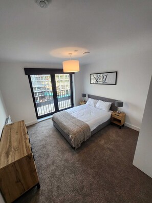 1 chambre, fer et planche à repasser, Wi-Fi, draps fournis