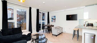 Stylish 2BR Stay in Tonbridge Town Centre