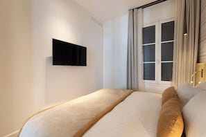 1 chambre, fer et planche à repasser, lit parapluie, Wi-Fi