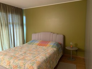 Appartement Luxe, vue ville | Couette en duvet d'oie, fer et planche à repasser, Wi-Fi gratuit