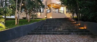 The KWASU Apartments. Relaxing Garden Mountain Views KA-4