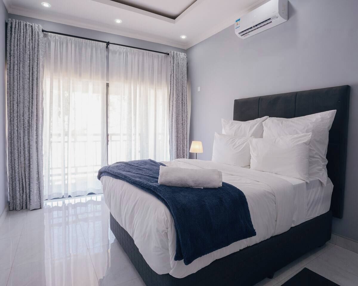 2 bedrooms, bed sheets