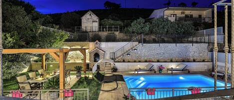 Piscine extérieure, piscine chauffée