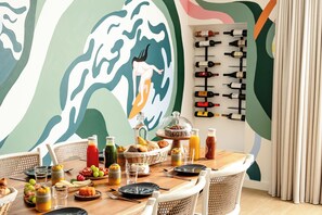 Free daily buffet breakfast