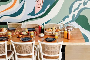Free daily buffet breakfast