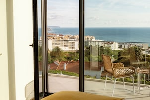 Habitación superior con 1 cama doble o 2 individuales, vistas al mar | Caja fuerte, cortinas opacas, wifi gratis