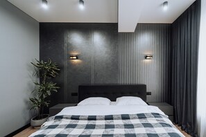 1 bedroom, iron/ironing board, travel cot, free WiFi