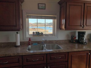 Interior - Salty B'y Cottage Sum (Twillingate)
