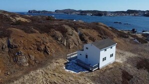 Exterior - Salty B'y Cottage (Twillingate)