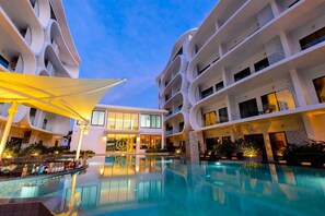 Outdoor pool - Naiharan Apartment UTN D604 near Beach (Rawai)