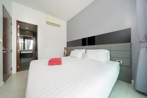 Condo Exclusive, 1 phòng ngủ, ban công, quang cảnh hồ bơi | 1 phòng ngủ, truy cập Internet không dây miễn phí 