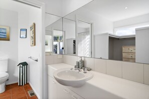 Shower, hair dryer, towels - Ocean’s 11: Golfers’ Haven at The National Cape Schanck (Cape Schanck)