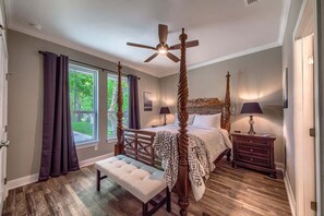 4 bedrooms, iron/ironing board, WiFi, bed sheets