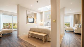 Lavender Suite | Egyptian cotton sheets, premium bedding, free minibar items