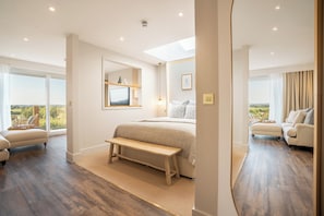 Egyptian cotton sheets, premium bedding, free minibar items