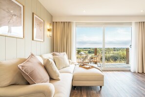 Living area - Elements Suites (Middlezoy)